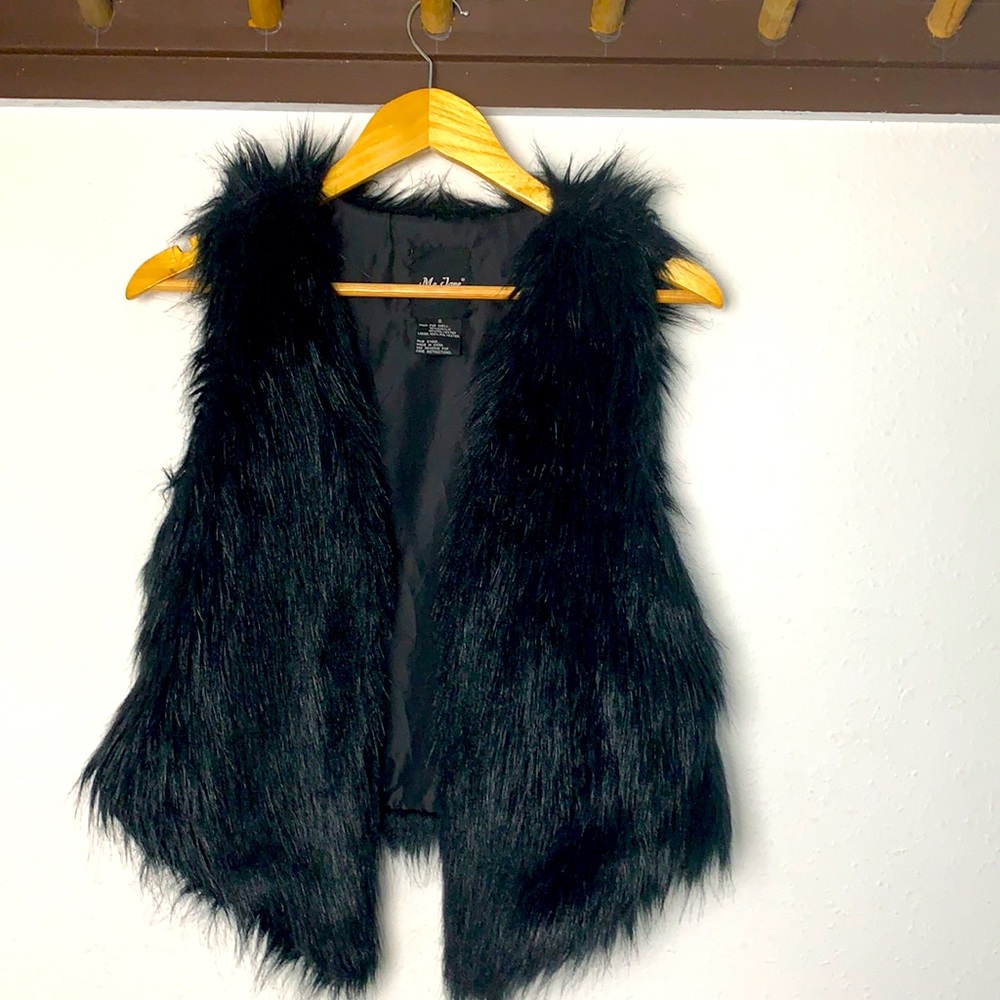 Faux fur black lined vest size S